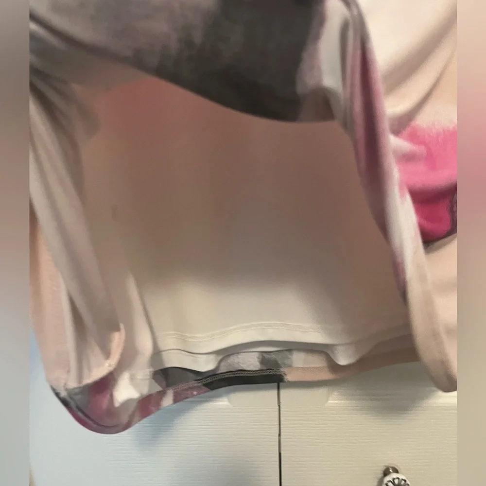DKNY sleeveless top. With built in shoulder pads. Size XL - Picture 5 of 5
